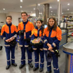 Landtagspräsident Klaus Schlie, Kreisbrandmeister Gerd Riemann und der stellvertretende Landesjugendfeuerwehrwart Ernst-Niko Koberg besuchten am Sonnabend die Jugendfeuerwehr Großhansdorf im um ihnen für ihr Engagement beim Verkauf der Feuerwehrmettwurst vor und in den EDEKA-Märkten zu danken